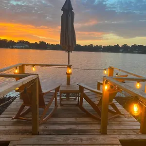 Guest house Bay Lake Cottage, Tampa
