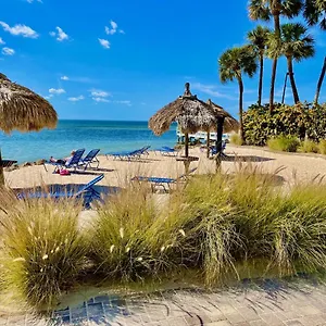 Aparthotel 2 Bed With Balcony Facing Pool And Sunsets!, Tampa