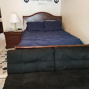 Bed & Breakfast Worry Less, Tampa
